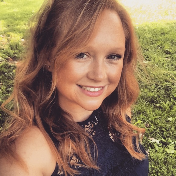 Meet your Posher, Stephanie - Picture 3 of 3